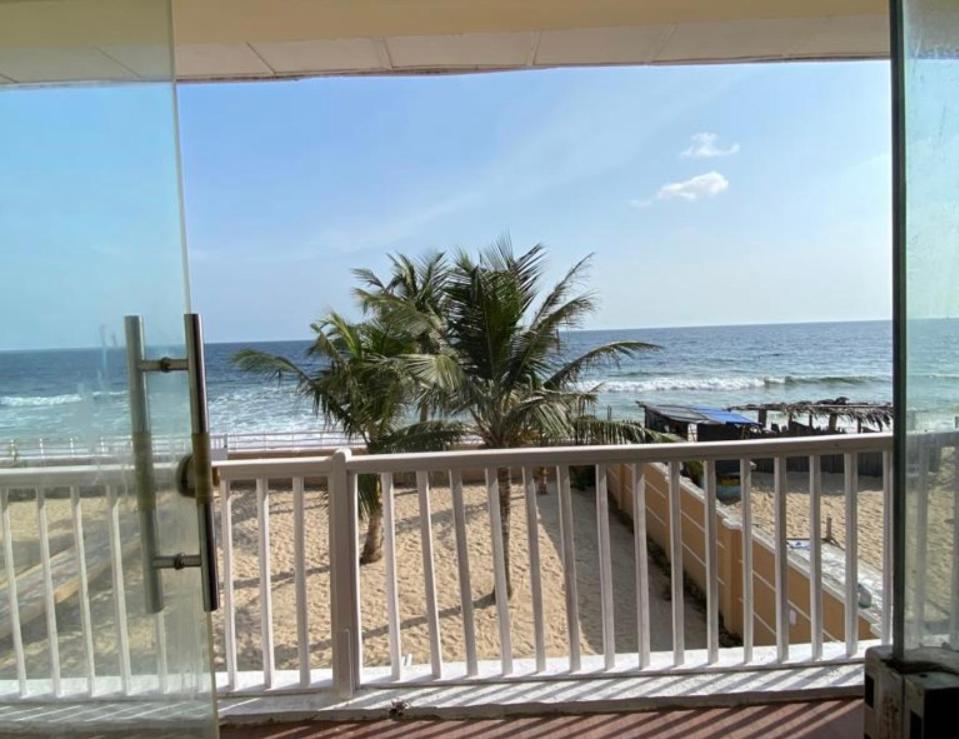 Oceanfront Wavecrest Hotel Lekki Extérieur photo