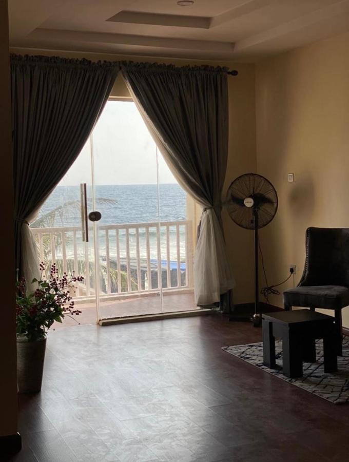 Oceanfront Wavecrest Hotel Lekki Extérieur photo