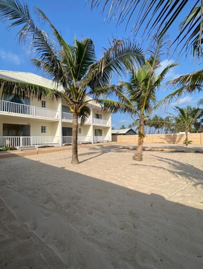 Oceanfront Wavecrest Hotel Lekki Extérieur photo